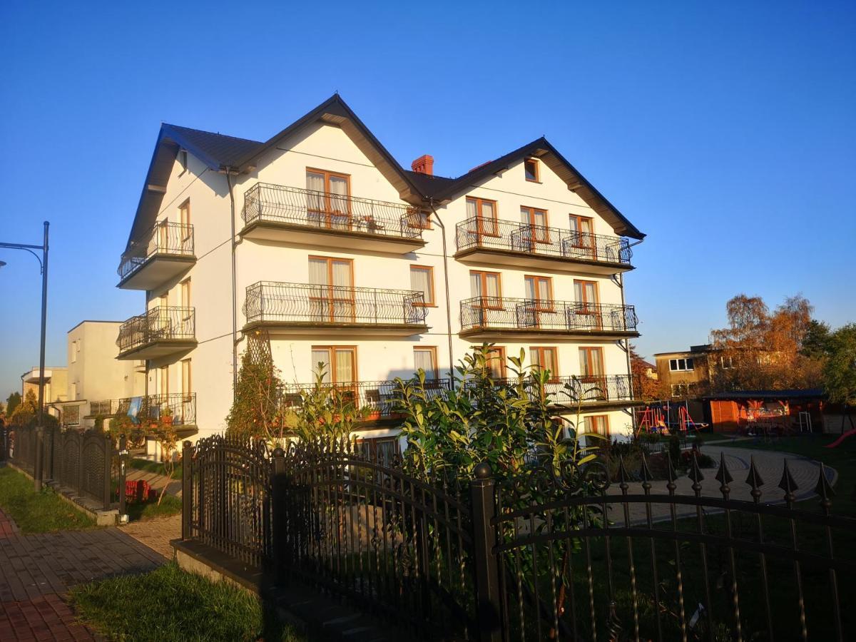 Roza Wiatrow Wladyslawowo Apartment Luaran gambar